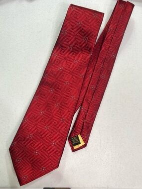 Donald J. Trump Men's Red Geometric Silk Tie - Refined Formal Accessory